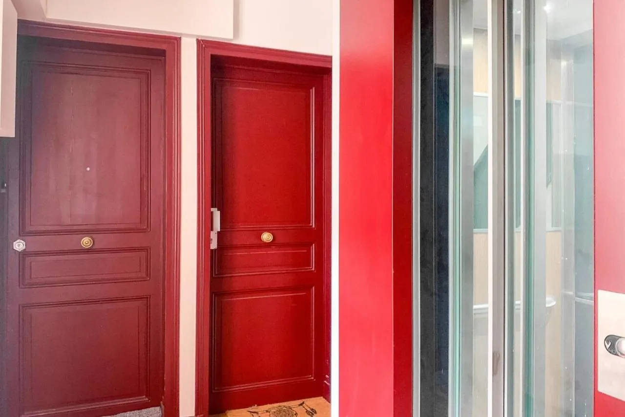 Large Cozy Apartment Near Convention Paris France